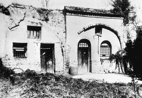 中共中央举行洛川会议 决定游击战抗日