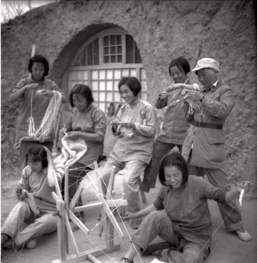 抗日战争中的中国妇女:在日寇残暴统治下奋起抗争